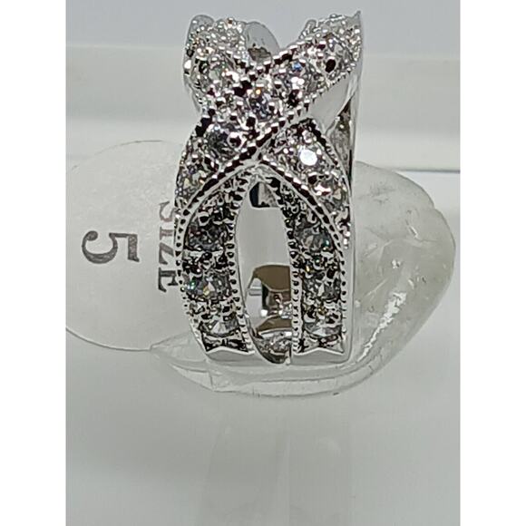 Elegant Vintage Jewelry Sterling Silver Cross-Over Simulated Diamond Ring Size 5 - Picture 6 of 12